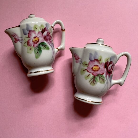Vintage Mini Teapot Shaped Salt & Pepper Shakers - Picture 2 of 12